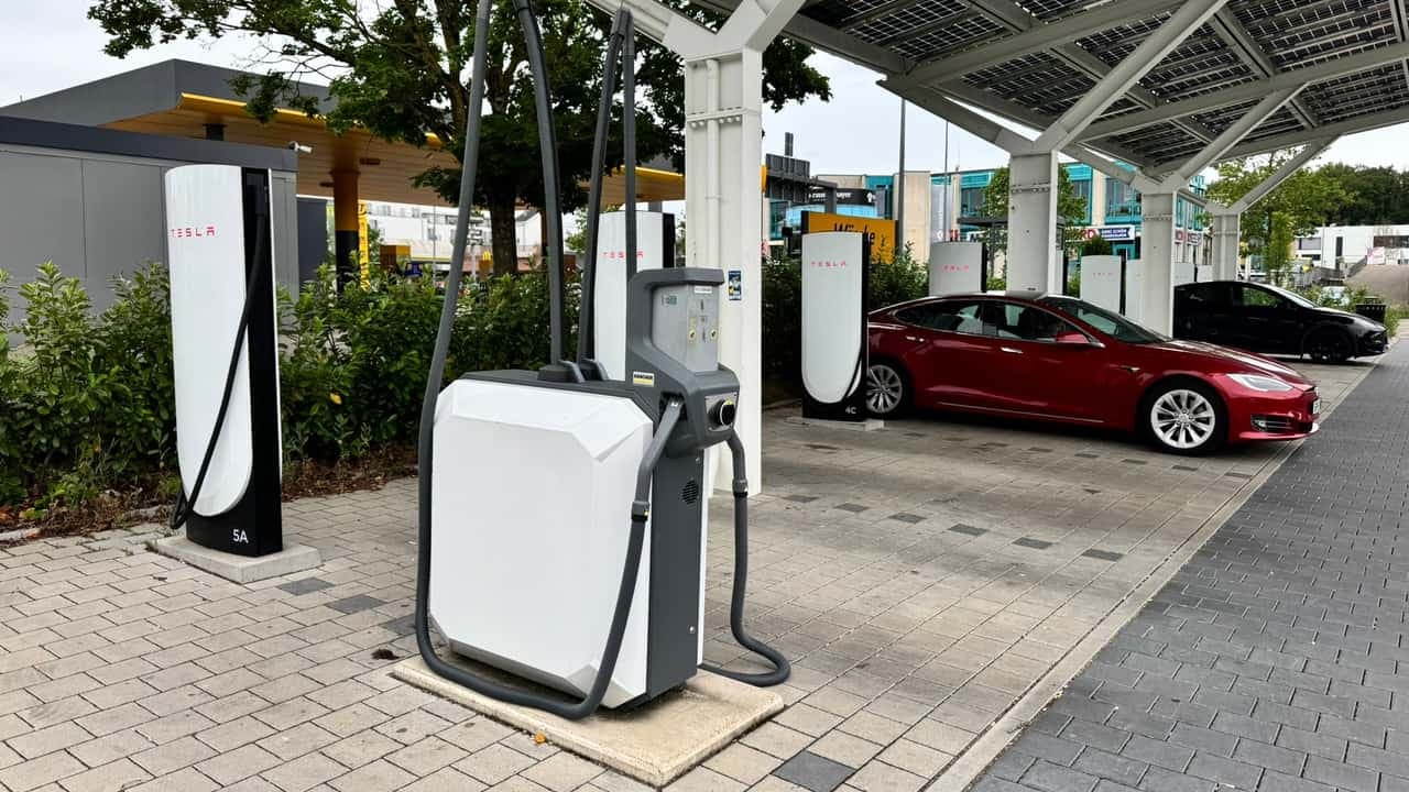 Tesla installe un aspirateur dans une station Supercharger en Allemagne