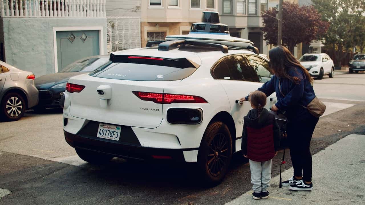 Waymo Faces Major Recall: Nearly 4,000 Robotaxis Could Enter Freeway Construction Zones