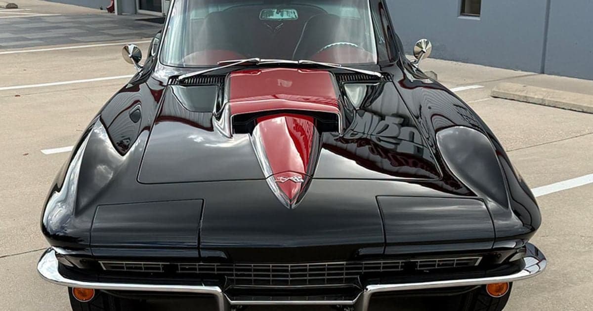 Corvette C2 1967 : le restomod à lunette split-window qui n'a jamais existé en série