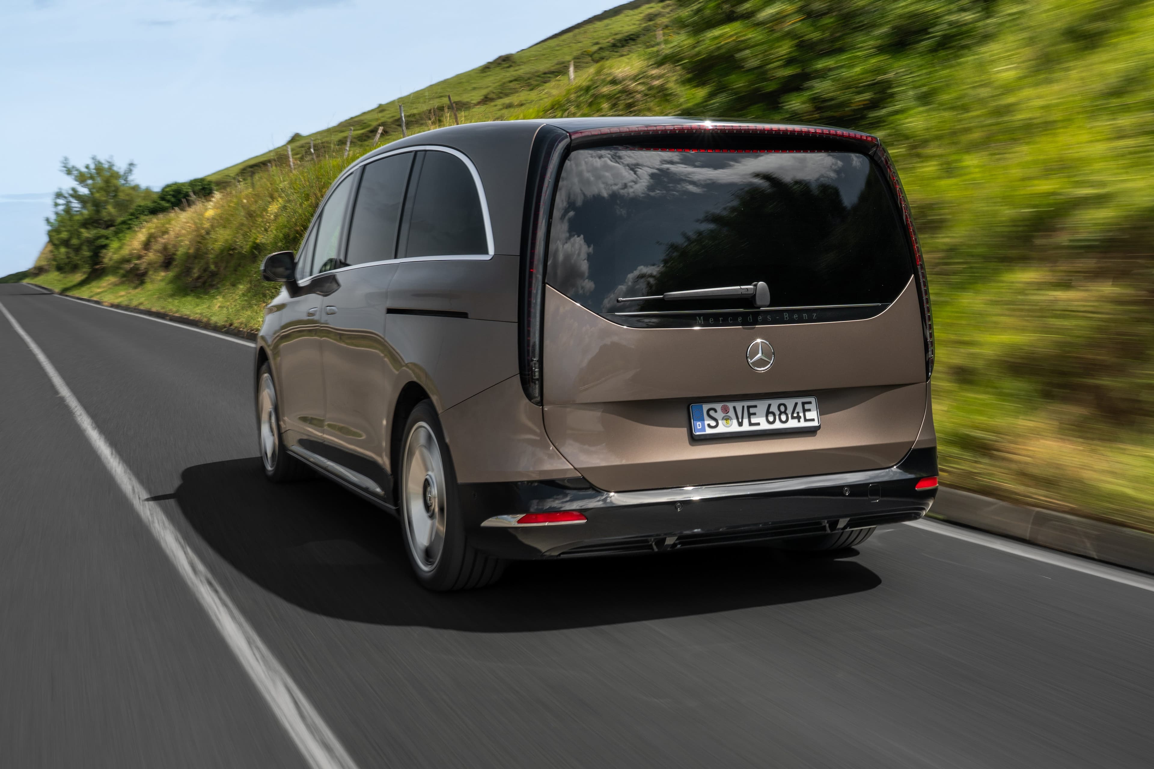 2028 Mercedes-Benz VLE-Class EV: A Full Exterior Photo Walkthrough