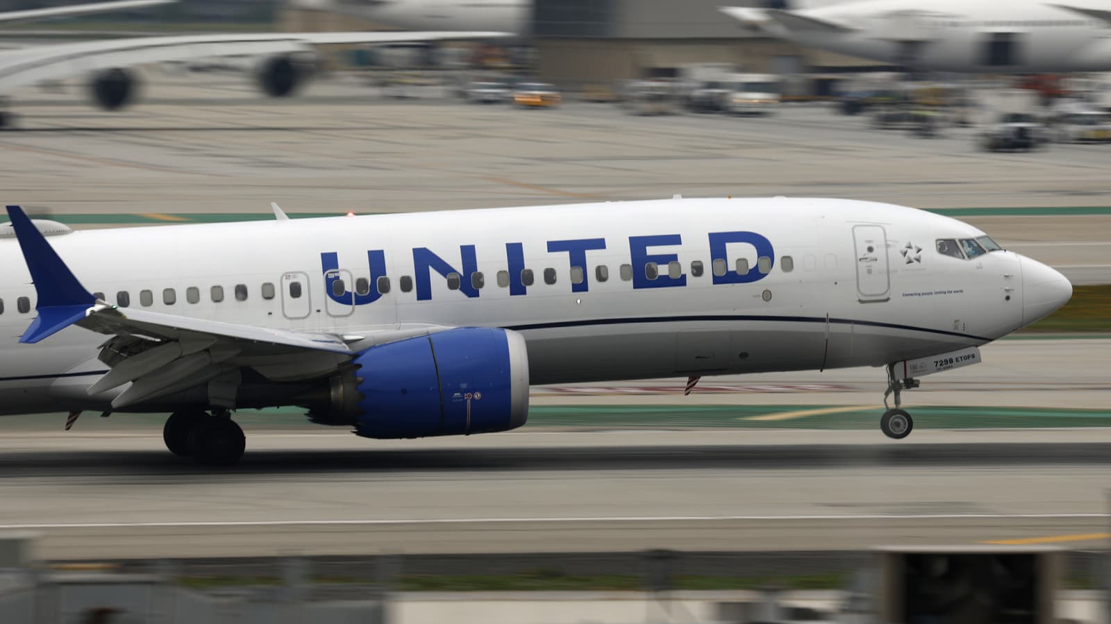 United Airlines Strands World Cup Commentary Team Over 200 Miles From Their Destination at 3 AM