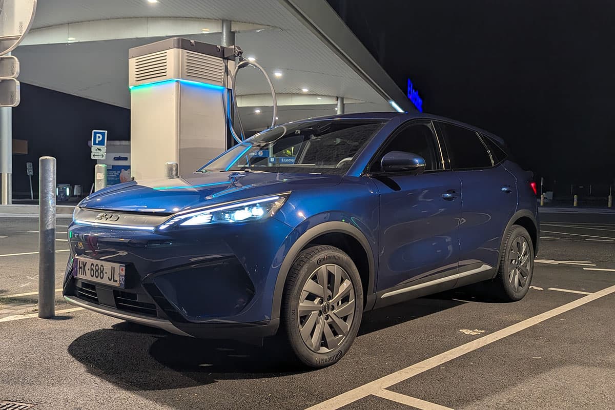 BYD Atto 3 Evo : temps de recharge et autonomie réelle au banc d'essai
