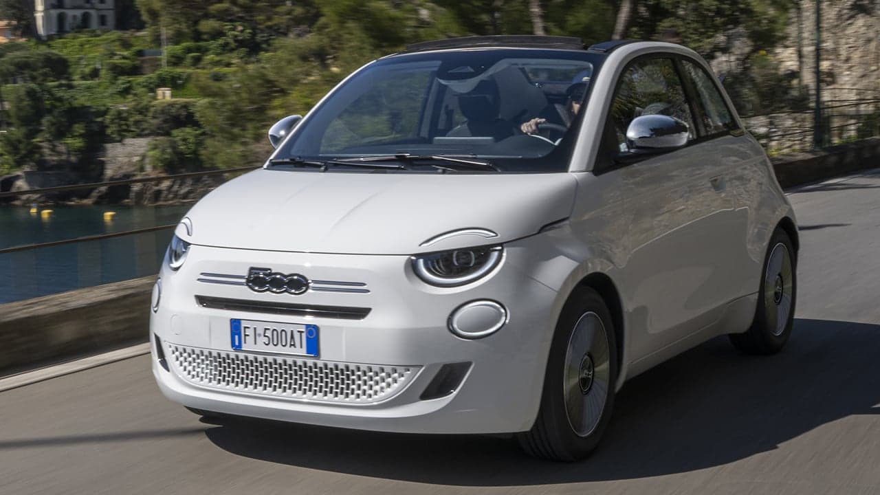 FIAT 500 Hybrid Dolcevita: precio, equipamiento y todo lo que debes saber del descapotable ECO más especial