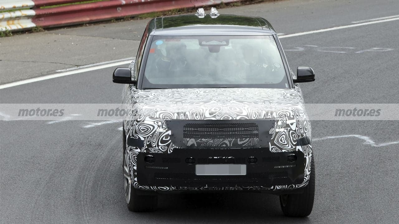 Range Rover Facelift 2027: pruebas en Nürburgring revelan mejoras técnicas profundas