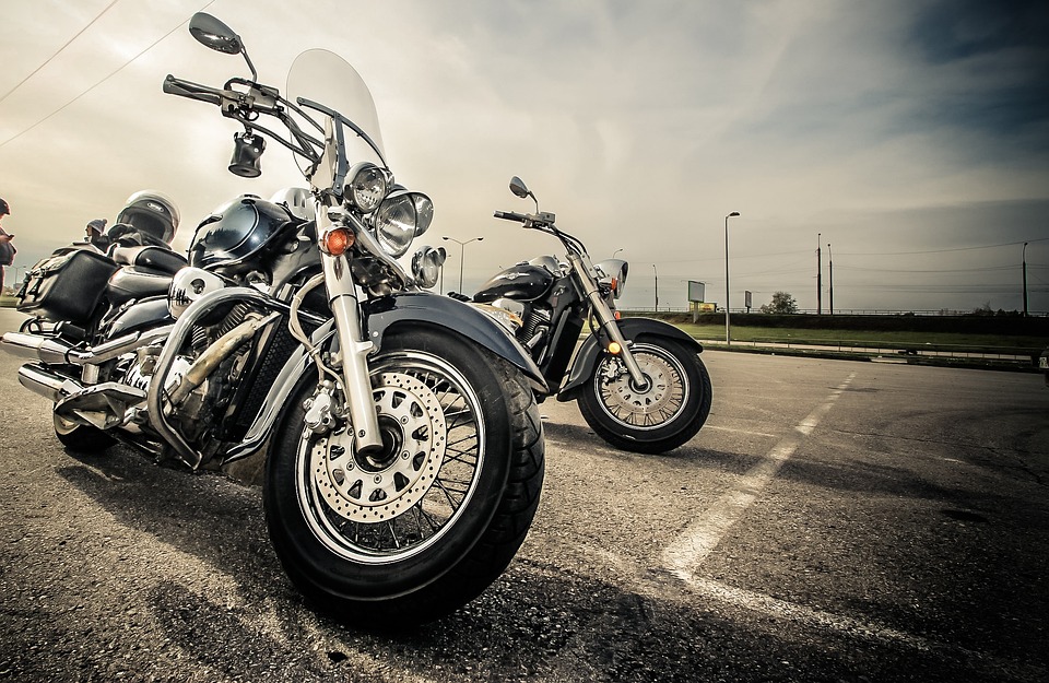 Expérience Professionnelle dans le Monde de la Moto avec GMOPLUSJET Offre Auto