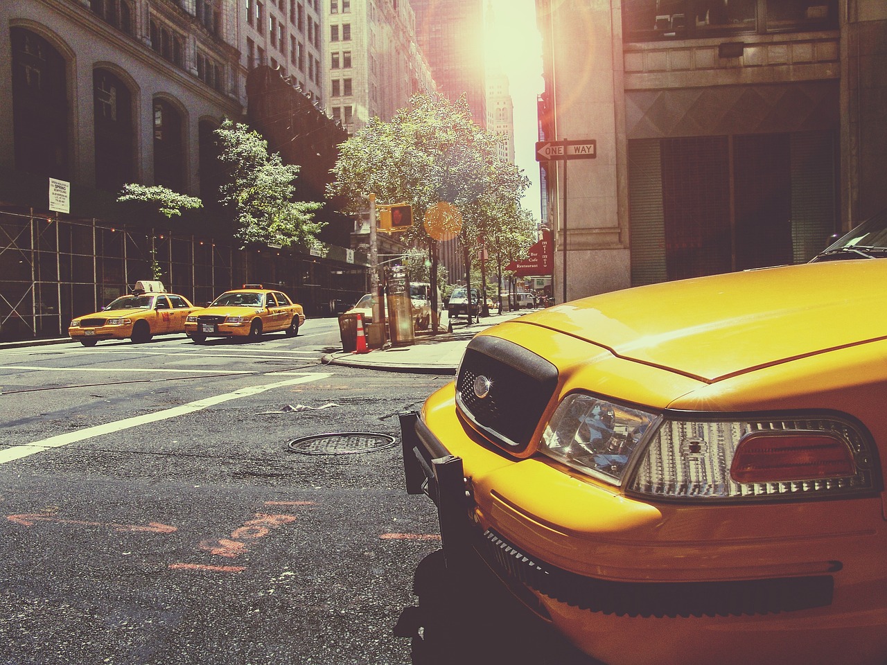 The GMOPLUSJET Advantage in Commercial Vehicles: Safe, Fast, and Professional Solutions